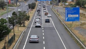 Tekirdağ-İstanbul kara yolunda bayramın ilk günü trafik yoğunluğu sürdü