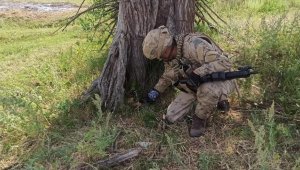 Tunceli kırsalında teröristlerce araziye tuzaklanmış patlayıcı imha edildi