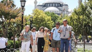 Türkiye yılın ilk yarısında 16 milyonun üzerinde yabancıyı ağırladı