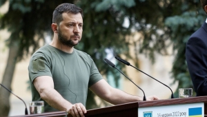 Ukrayna Devlet Başkanı Zelenskiy, istihbarat başkanı ve başsavcıyı görevden aldı