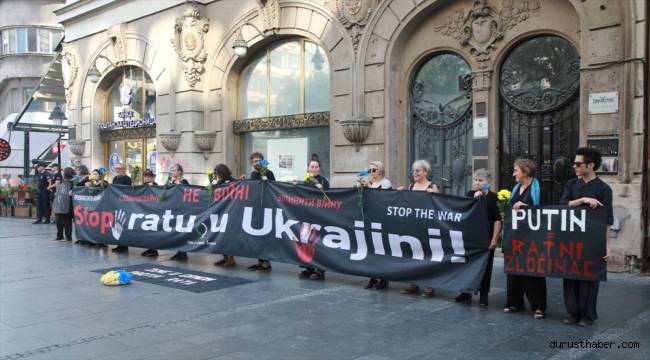Ukrayna'daki savaş Belgrad'da protesto edildi