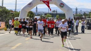 Ulusal Birlik ve Beraberlik Koşusu'nun ilki 15 Temmuz şehitleri için Ankara'da yapıldı