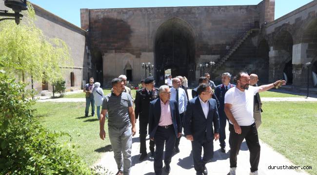Vali Çiçek ve Başkan Büyükkılıç'tan Selçuklu Eseri Karatay Hanı'nda İnceleme