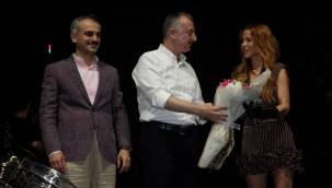 Yaz konserleri Derya Uluğ ile devam etti