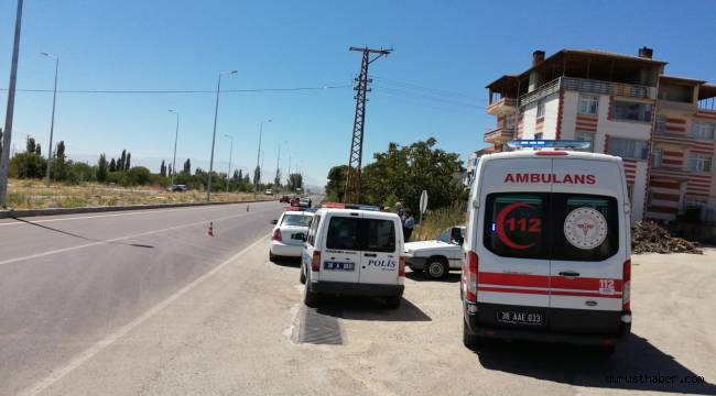 Yesilhisar’da 2 otomobil çarpıştı
