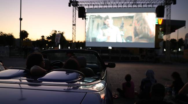 Yüreğir'de Arabada Sinema Günleri