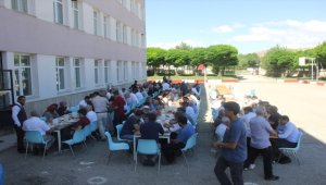 Zara'da imam hatip lisesi mezunları bir araya geldi