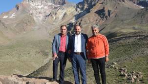 28'nci Sütdonduran kampı ve Erciyes zirve tırmanışı yapıldı kampı 