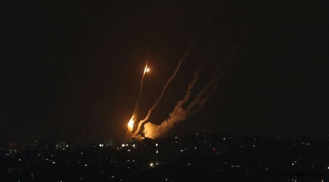 Abluka altındaki Gazze'den İsrail'e roketler fırlatıldı