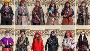 Anadolu'nun kadınları kıyafetleriyle Malazgirt Zaferi etkinliklerini renklendirdi