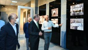 Ankara kalesi bedenine devşirme taşlar fotoğraf sergisi açıldı 