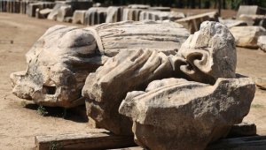 Antik Çağ'ın mitolojik dev tanrı heykelleri orijinal görüntüsüne kavuşuyor 