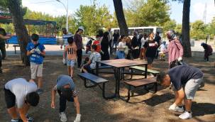 Başkan Aydın TÜGVA Yaz Okullarının Düzenlediği Çevre Temizliği Etkinliğinde Gençlerle buluştu.