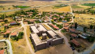 Başkan Büyükkılıç, Karatay Hanı'nın ardından Sultan Hanı'nı da turizme kazandıracak 