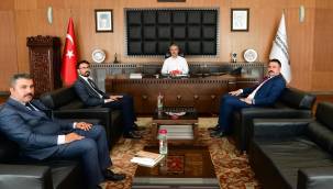 Başkan Güngör, Ülkü Ocakları İl Başkanı Dursun Nar ve Yönetimini Ağırladı