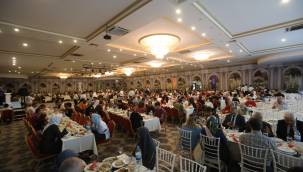 Başkan Şahin, YKS'de ilk 5000'e giren 250 öğrenci ve öğrenci aileleriyle buluştu 