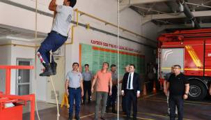 Başkan Yalçın, itfaiye'de incelemelerde bulundu