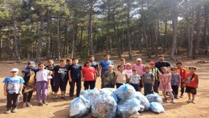 Beyşehir'de Kur'an kursu öğrencilerinden çevre temizliği