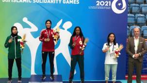 Büyükkılıç, altın madalya kazanan spor A.Ş sporcusu Hançer'i tebrik etti