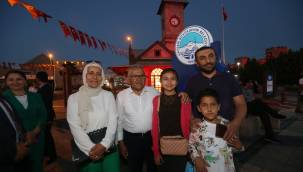 Büyükşehir Belediyesi'nin ilgi irtibat merkezi, gurbetçilerin ilgi odağı oldu 