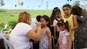 Çocuklar Kayaşehir'de 'Pony' atlarına bindi