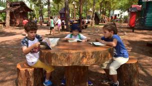 Çocuklar Kepez’in Orman Kütüphanesini çok sevdi