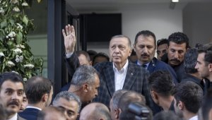 Cumhurbaşkanı Erdoğan, AK Parti Çorum İl Başkanlığı'nı ziyaret etti