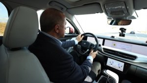 Cumhurbaşkanı Erdoğan, Togg ile test sürüşü yaptı