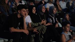 Darıca Sahili Eser Eyüboğlu ile şenlendi