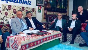 Davutoğlu'ndan saldırıya uğrayan cem evlerine dayanışma günü 