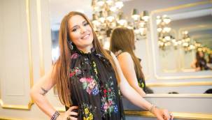 Demet Akalın konser gelirini Mehmetçik Vakfı'na bağışladı