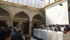 Diyarbakır annelerinin "dirayetli duruşu" Evlat Nöbeti Çalıştayı'nda ele alındı