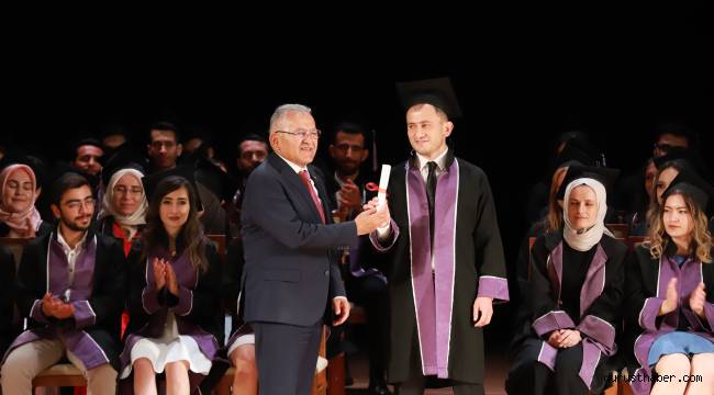 Doktor Başkan'dan diş hekimliği mesleğine ''altın bilezik'' vurgusu