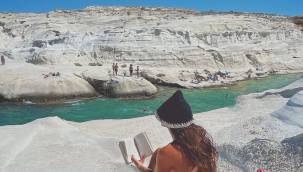 Eda Taşpınar haftada bir kitabı bitiriyor 