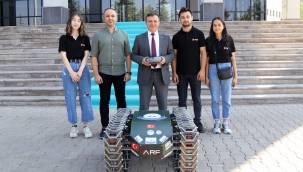 ERÜ Öğrencileri Tarımsal İnsansız Kara Aracı ile TEKNOFEST’te Finale Kaldılar