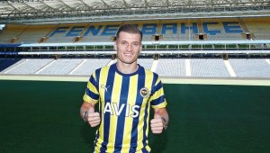 Fenerbahçe, Ezgjan Alioski'nin transferini duyurdu