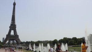 Fransa'da kuraklık nedeniyle vatandaşlara su kullanımında dikkatli olmaları çağrısı yapıldı