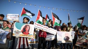 Gazze sahili, İsrail'in son saldırıda öldürdüğü çocukların isimleri ve resimleriyle donatıldı