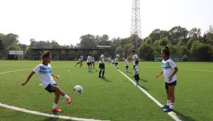 Geleceğin futbolcuları Yüreğir'de yetişiyor