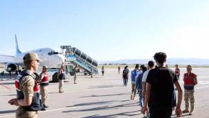 Göç İdaresi Başkanlığı: Yılbaşından bugüne kadar 72 bin 578 kaçak göçmen sınır dışı edildi