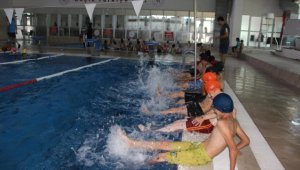 Hakkari'de iki yılda 12 bin çocuğa yüzme eğitimi verildi