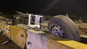 Hatay'da yolcu otobüsünün devrilmesi sonucu 40 kişi yaralandı