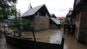 Hindistan'ın kuzeyinde ve doğusunda etkili olan yağışlarda son 3 günde en az 50 kişi öldü
