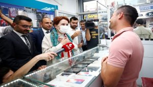İYİ Parti Genel Başkanı Meral Akşener, Nevşehir'de esnaf ziyaretlerinde bulundu