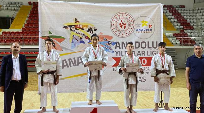 Judo takımı kürsüde yerini aldı