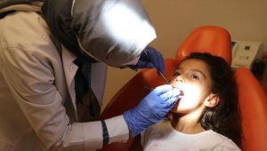 Karabük'te "Aile Diş Hekimlikleri" çocukların ağız bakımlarına başladı