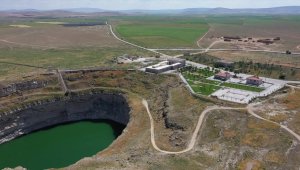 Konya'da restore edilen obruk gölü manzaralı 800 yıllık han ziyarete açılıyor