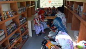 Kur’an Kursu Öğrencilerine Gezici Kütüphane Sürprizi