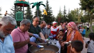 Mahallelerde aşure ikramı başladı 