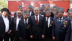 Milli Savunma Bakanı Akar, Konya'da şehit aileleri ve gazilerle bir araya geldi